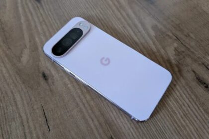 Google Pixel 9 Pro nauja skambučių programėlė