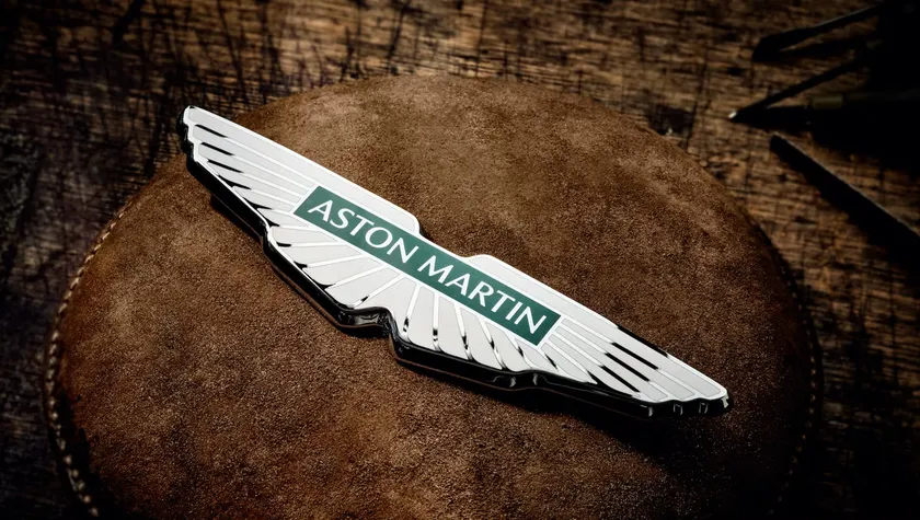 Aston Martin logotipas