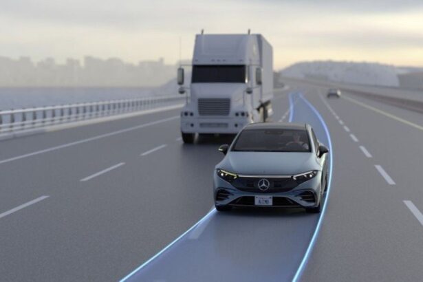 Nauja Mercedes-Benz sistema